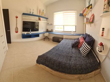 Casa en Venta en Playa del Carmen, Residencial Privado con Alberca