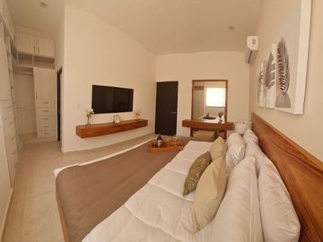 Casa en Venta en Playa del Carmen, Residencial Privado con Alberca
