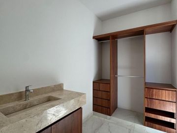 CASA NUEVA A DOBLE ALTURA FRENTE A PARQUE EN PRIVADA TAMORA, CONKAL