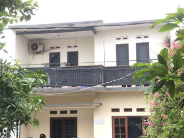 House & 5 rentals for sale. Price can be negotiated. Strategic location at Tugu Cimanggis, Depok. P3.051.02.25/FRK