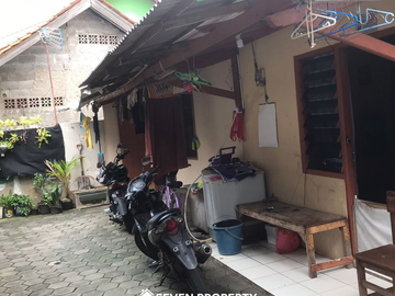 House & 5 rentals for sale. Price can be negotiated. Strategic location at Tugu Cimanggis, Depok. P3.051.02.25/FRK