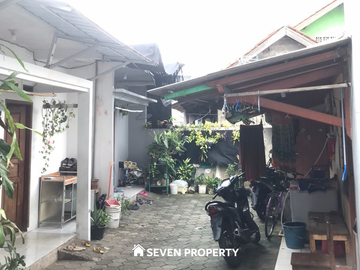 House & 5 rentals for sale. Price can be negotiated. Strategic location at Tugu Cimanggis, Depok. P3.051.02.25/FRK
