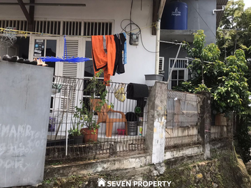 9 door rental for sale. Price can be negotiated. Strategic location in Cimanggis, Depok. P3.052.02.25/FRK