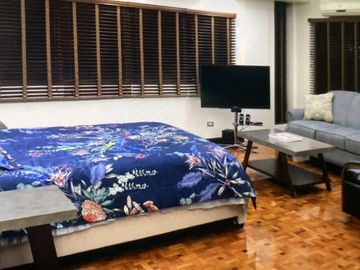 MELO - FOR SALE: 250 SQM Penthouse in Alexandra Condominium, Pasig