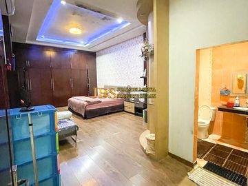 Villa Siap Huni Dijual di Komplek Cemara Asri Jalan Peony