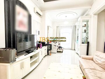 Villa Siap Huni Dijual di Komplek Cemara Asri Jalan Peony