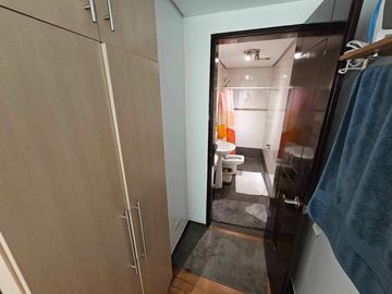 Penthouse 1 bedroom loft with parking for sale in Eton Emerald Lofts