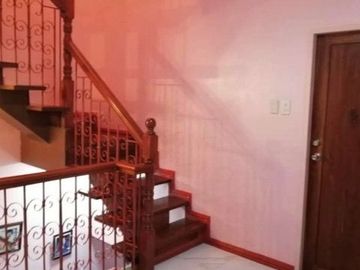 House and lot for sale in Greenwoods Cainta