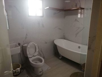 House and lot for sale in Greenwoods Cainta