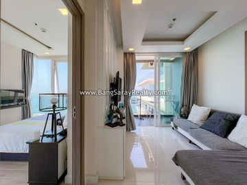 Beach Front Condo for Sale, with fantastic Sea Views.