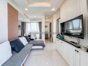 Beach Front Condo for Sale, with fantastic Sea Views.