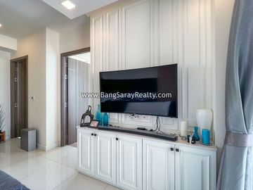Beach Front Condo for Sale, with fantastic Sea Views.