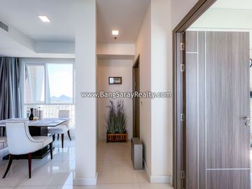 Beach Front Condo for Sale, with fantastic Sea Views.