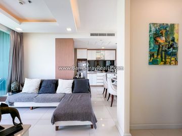 Beach Front Condo for Sale, with fantastic Sea Views.