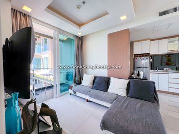 Beach Front Condo for Sale, with fantastic Sea Views.