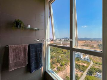 Beach Front Condo for Sale, with fantastic Sea Views.