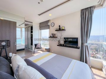 Beach Front Condo for Sale, with fantastic Sea Views.