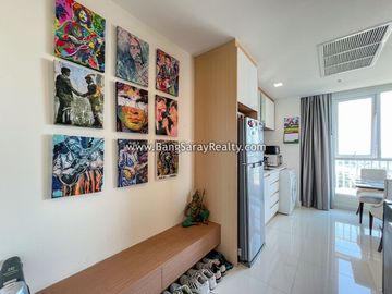 Beach Front Condo for Sale, with fantastic Sea Views.