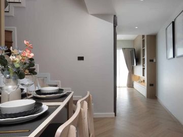 Penthouse duplex condo , in the heart of Nimman that feels like a private home.