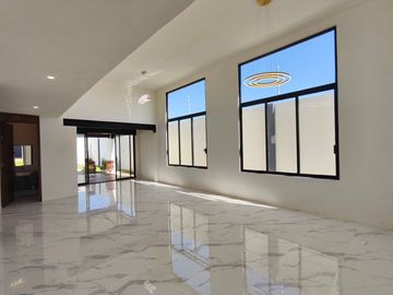 Casa Nueva en Venta en Atlixco, Puebla | 1 Nivel con Alberca y Modernos Acabados
