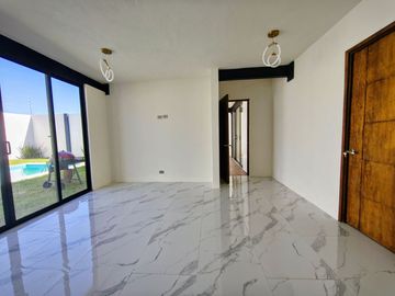 Casa Nueva en Venta en Atlixco, Puebla | 1 Nivel con Alberca y Modernos Acabados