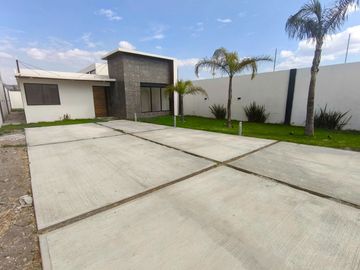 Casa Nueva en Venta en Atlixco, Puebla | 1 Nivel con Alberca y Modernos Acabados
