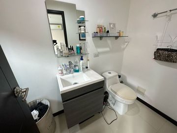 Apartamento en venta cerca a villa country y El Golf. 2 habitaciones con baño