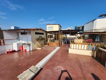 SE VENDE CASA EN MAGDALENA LÍMITE CON SAN ISIDRO
