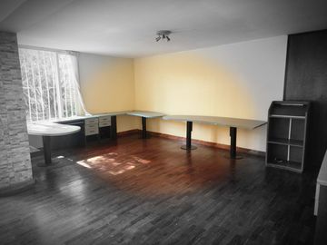 SE VENDE CASA EN MAGDALENA LÍMITE CON SAN ISIDRO