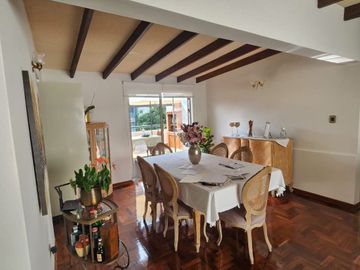 SE VENDE CASA EN MAGDALENA LÍMITE CON SAN ISIDRO