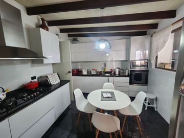 SE VENDE CASA EN MAGDALENA LÍMITE CON SAN ISIDRO