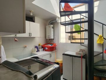 SE VENDE CASA EN MAGDALENA LÍMITE CON SAN ISIDRO