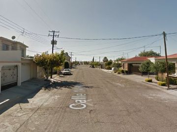 Casa con excelente ubicación de alta plusvalia. Precio de promoción por tiempo limitado. Muy por debajo de su valor comercial