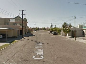 Casa con excelente ubicación de alta plusvalia. Precio de promoción por tiempo limitado. Muy por debajo de su valor comercial