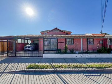 Acogedora  y amplia casa en venta en sindempart. Coquimbo.