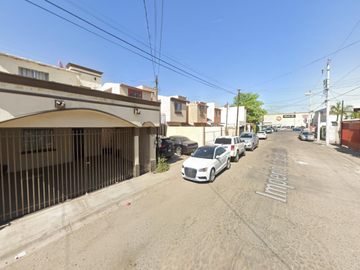 HERMOSA CASA UBICADA EN IMPERIO BIZANCIO