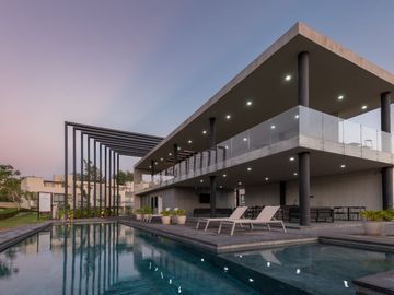 CASA EN GALERIAS SANTA ANITA 4 HABITACIONES ACABADOS DE MARMOL