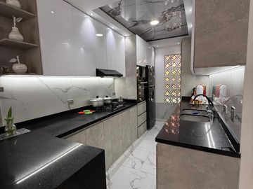 CASA MODERNA EN CONJUNTO CERRADO