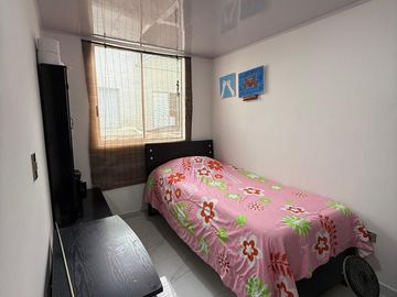 CASA MODERNA EN CONJUNTO CERRADO
