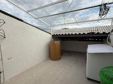 CASA MODERNA EN CONJUNTO CERRADO