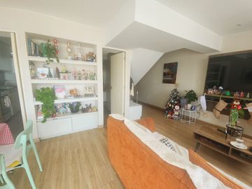 SE VENDE DUPLEX EN JESUS MARIA