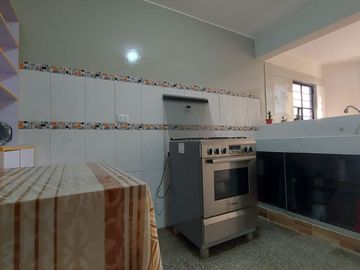 VENTA DE CASA TRES PISOS EN ICA
