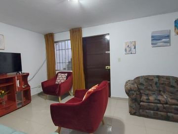 VENTA DE CASA TRES PISOS EN ICA