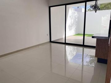 casa en venta con terreno excedente 7 x 25  jadin muy amplio