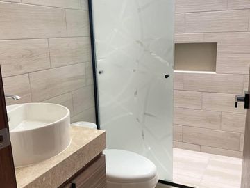 casa en venta con terreno excedente 7 x 25  jadin muy amplio