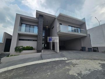 CASA EN VENTA BOSQUES DE LAS MISIONES SECTOR ENCINO CARRETERA NACIONAL ZONA SUR MONTERREY NL
