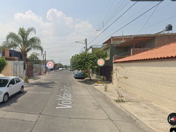 Casa ubicada en colonia Huentitán El Bajío, Zapopan Jalisco. Con 2 recamaras y 102m2. Muy cerca del Zoológico de Guadalajara.