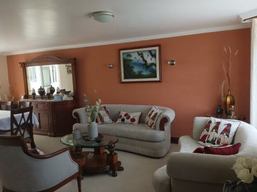 En Venta Casa Jardines de Carcelén, frente a Yambal