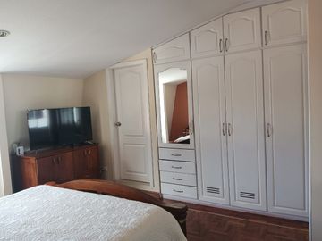 En Venta Casa Jardines de Carcelén, frente a Yambal