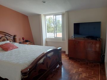 En Venta Casa Jardines de Carcelén, frente a Yambal
